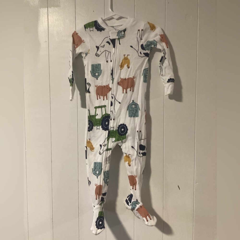 12 Months Carters Farm Animal Onesie White with Footies Long Sleeve Lightly Used